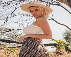 The star promotes a number of brands like Princess Polly Boutiques and Bydee through Instagram.